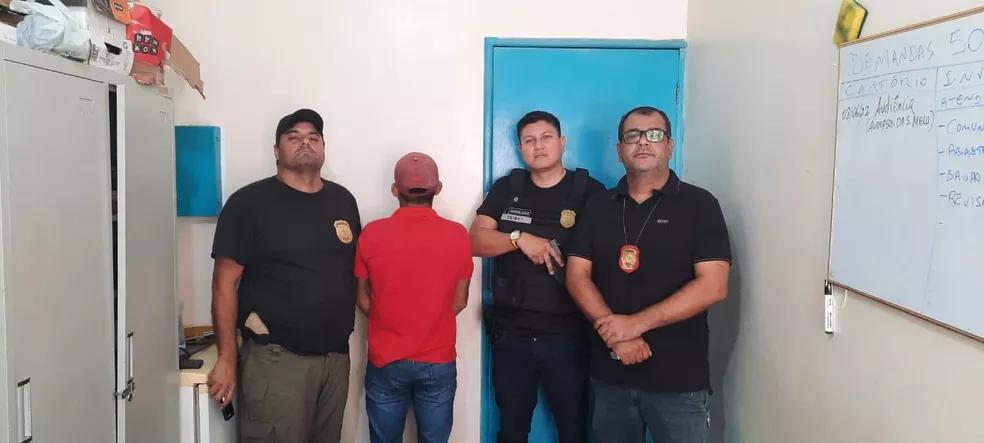 Jeferson da Silva Lima se apresentou por volta das 6h na Delegacia de Atalaia do Norte, no extremo oeste do Amazonas (Divulgação/PC-AM)