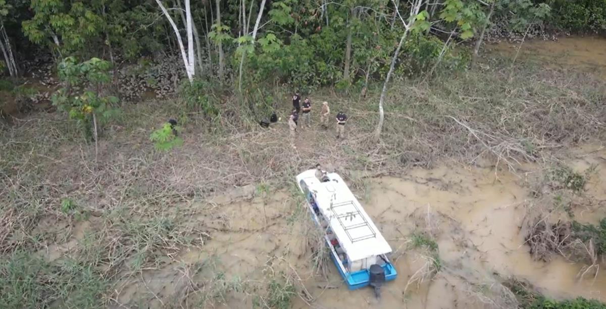 Polícia Federal, durante as buscas pelo barco de Dom e Bruno em meio à floresta Amazônica (Divulgação)