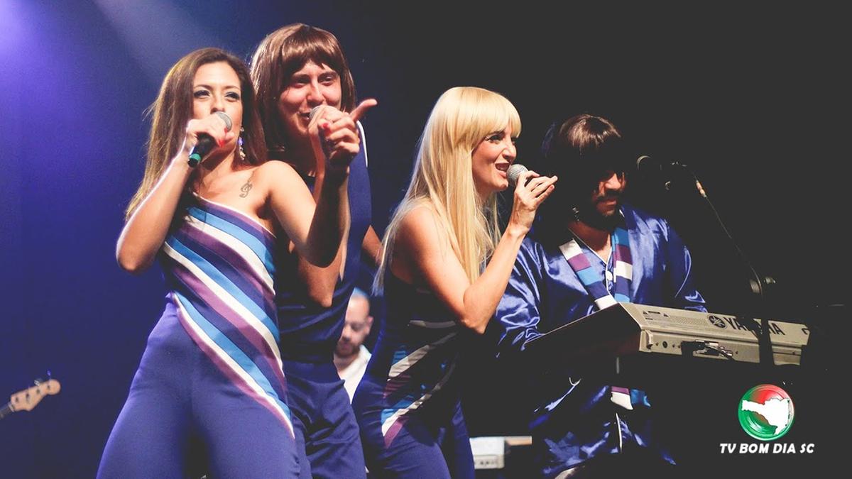 Integrantes do ABBA The Music convidam o público a soltar a voz (Divulgação)