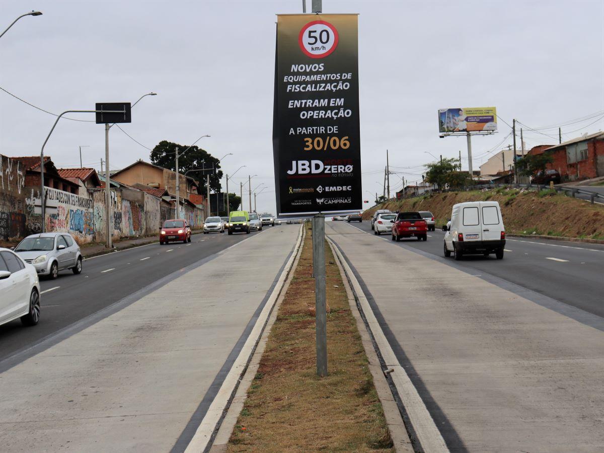Segundo a Emdec, durante 30 dias, foram enviados 3.450 avisos educativos aos condutores que cometeram infrações de trânsito no local (Arquivo PMC)