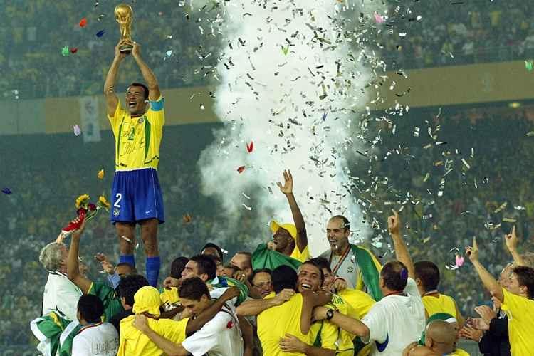 Há 20 anos, a Seleção Brasileira conquistou o pentacampeonato mundial disputado na Coreia e no Japão (Divulgação)