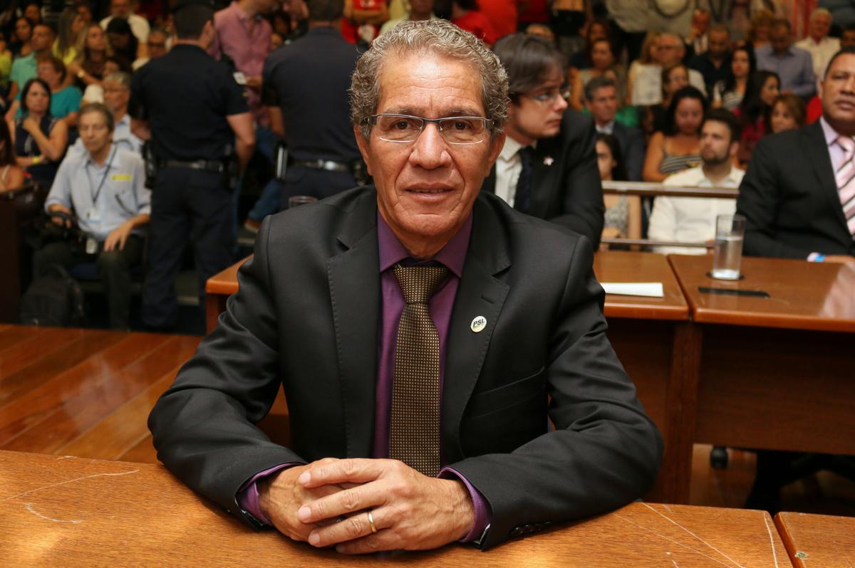 O vereador Edison Ribeiro (PSL) é acusado de reter parte dos salários e até o ticket dos comissionados (Camara Municipal de Campias)