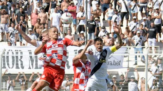 Ponte Preta pressiona, mas fica no empate com o Tombense (Álvaro Jr/ PontePress)