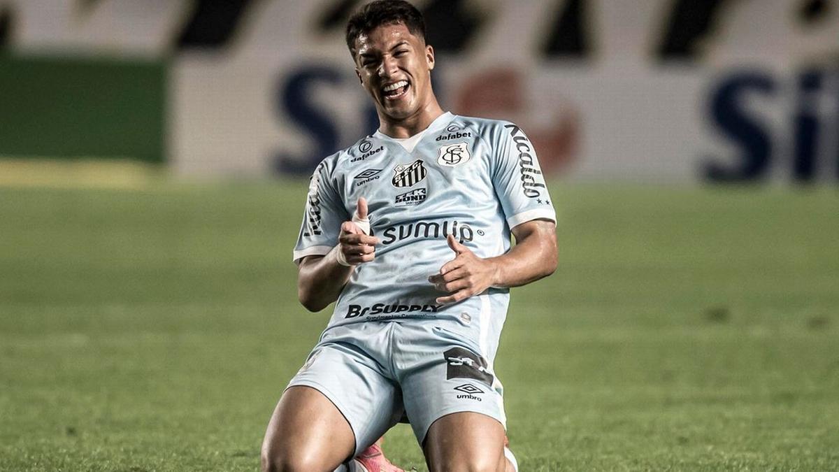 Foi de Marcos Leonardo a primeira grande oportunidade da equipe (Divulgação)