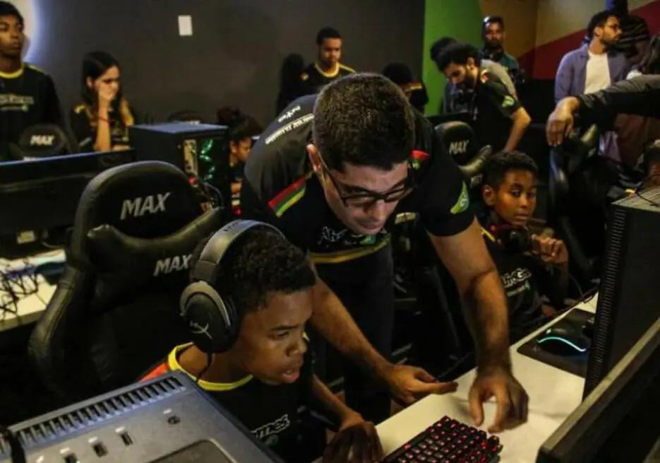 Objetivo é promover a inclusão digital e geração de emprego (Divulgação/ Diego Matheus)