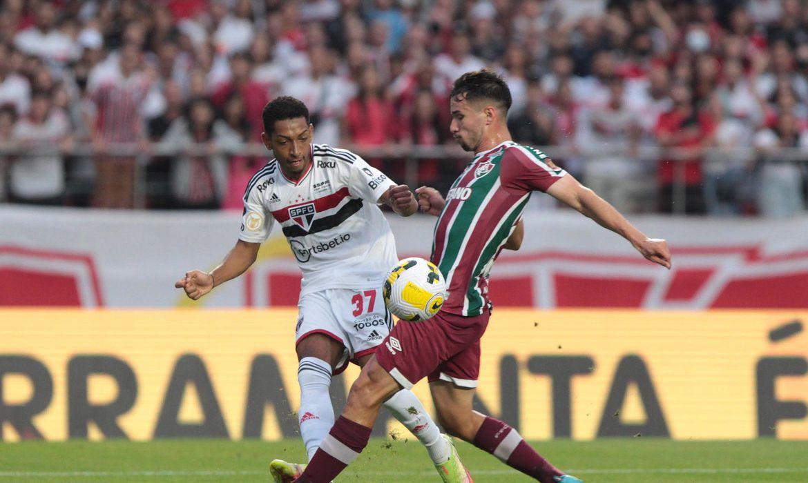 Duelo de tricolores no Morumbi teve virada e gol de zagueiro (Rubens Chiri/ São Paulo FC)