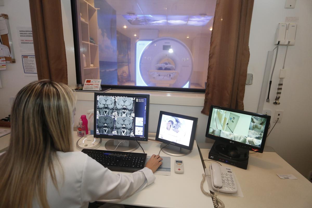 Centro de radiologia: contraste iodado é uma substância injetada no paciente, que auxilia na identificação de regiões anatômicas, em especial nos exames de tomografia computadorizada (Gustavo Tilio)