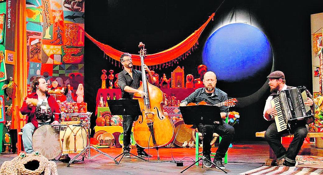 Thadeu Romano se apresenta em quarteto trazendo as músicas de grande sucesso nos bailes do interior (Daniel Kersys / Divulgação)