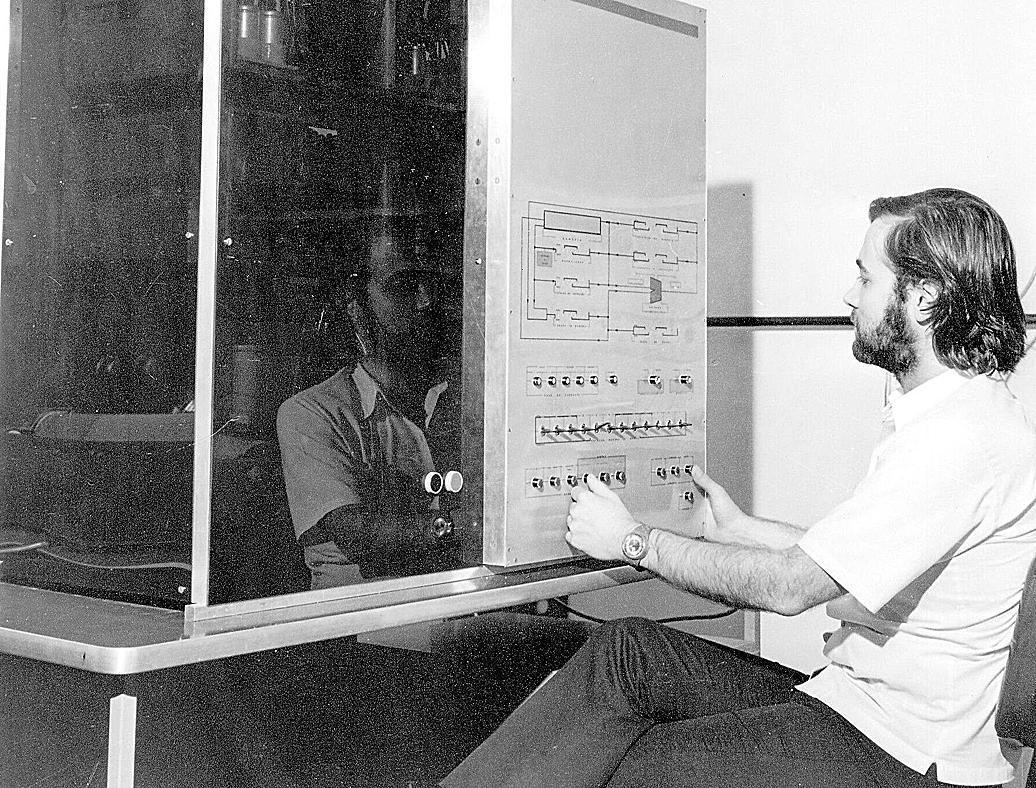 Patinho Feio, da USP, era considerado até pouco tempo o 1° computador brasileiro; na verdade, foi o do ITA (Poli/USP)