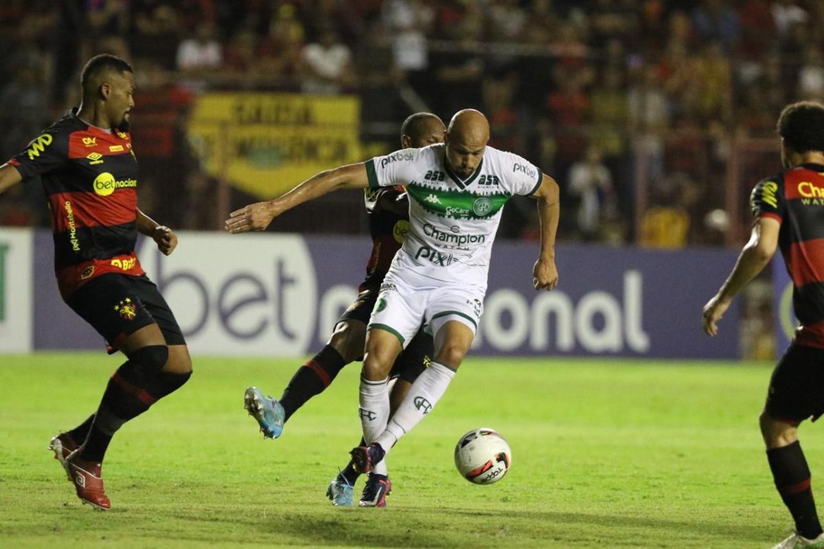 O centroavante Nicolas Careca se destacou ao marcar para o Guarani; gol não impediu derrota para o Sport (Marlon Costa/ Especial para o Guarani Futebol Clube)