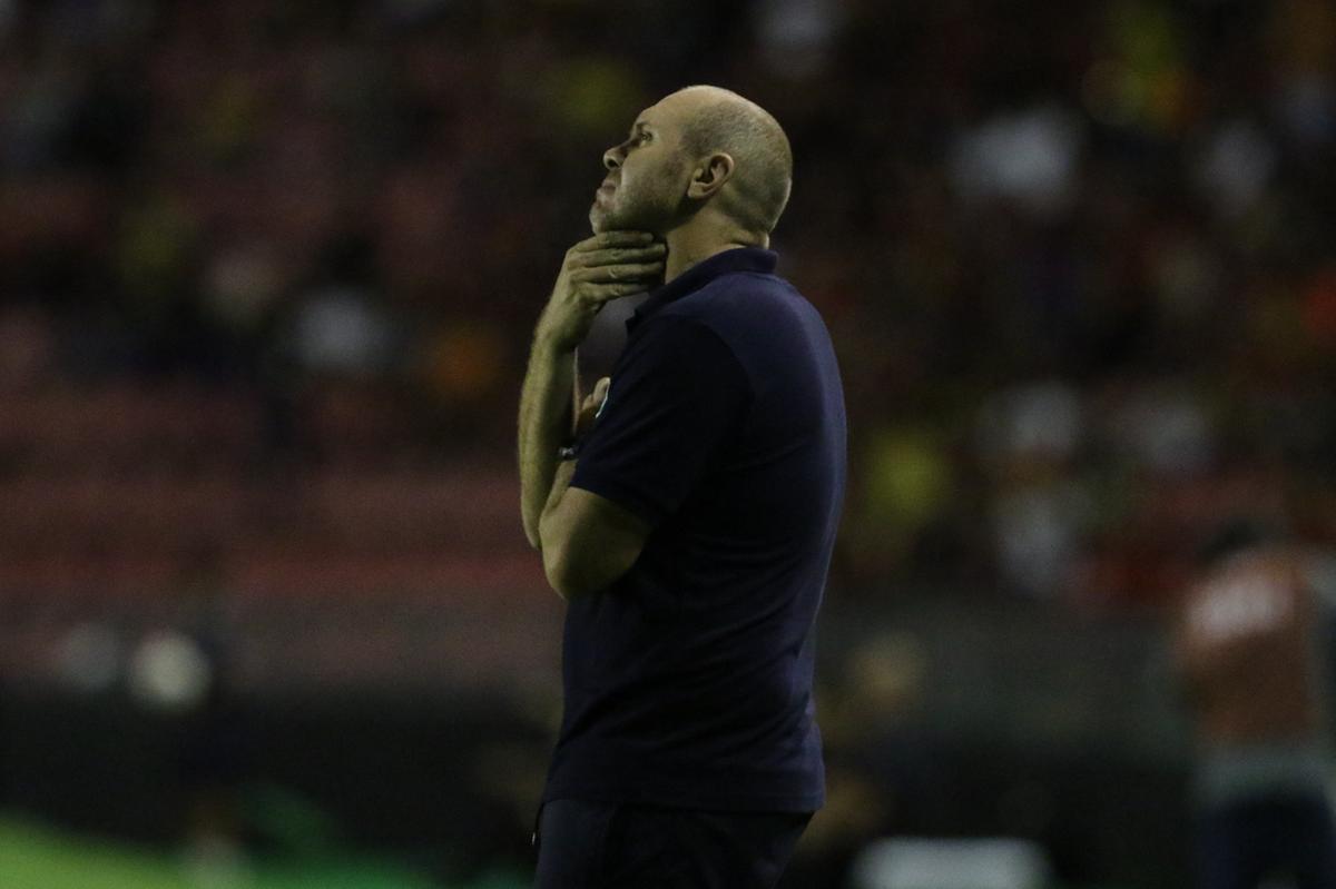 Desde que desembarcou no Brinco de Ouro, Mozart, venceu apenas o Cruzeiro jogando em casa (Marlon Costa/Especial para o Guarani)
