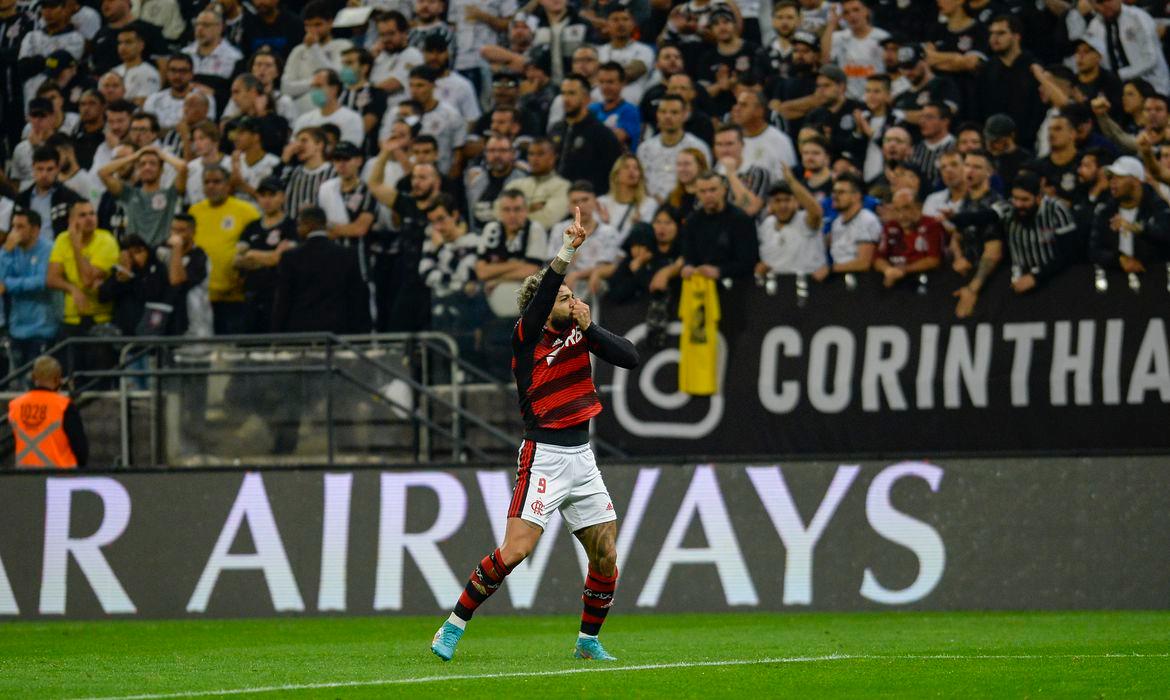 Gabriel bateu de chapa, de esquerda, não dando chances ao goleiro Cássio (Marcelo Cortes/ Flamengo)