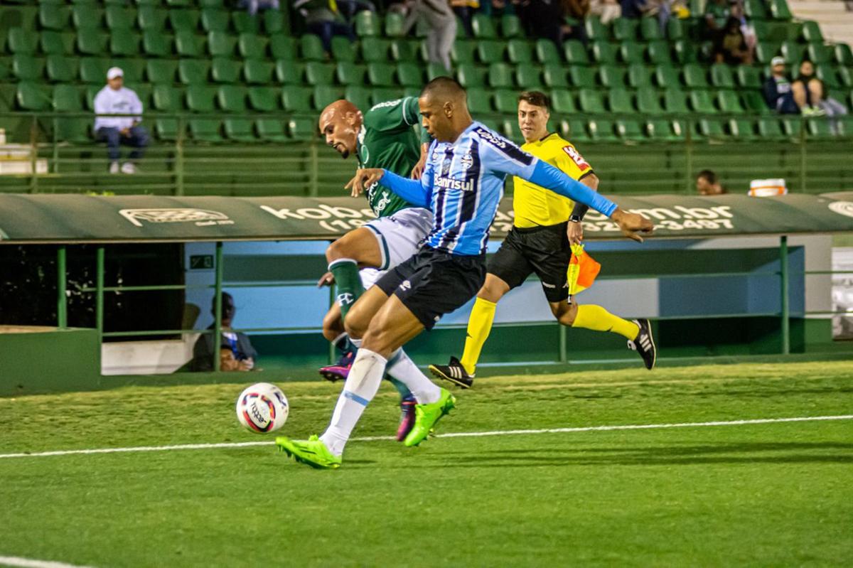 Embora o Guarani tenha tido mais posse de bola, o ataque não conseguiu superar a defesa adversária (Pedro Teixeira/Especial para o Guarani)