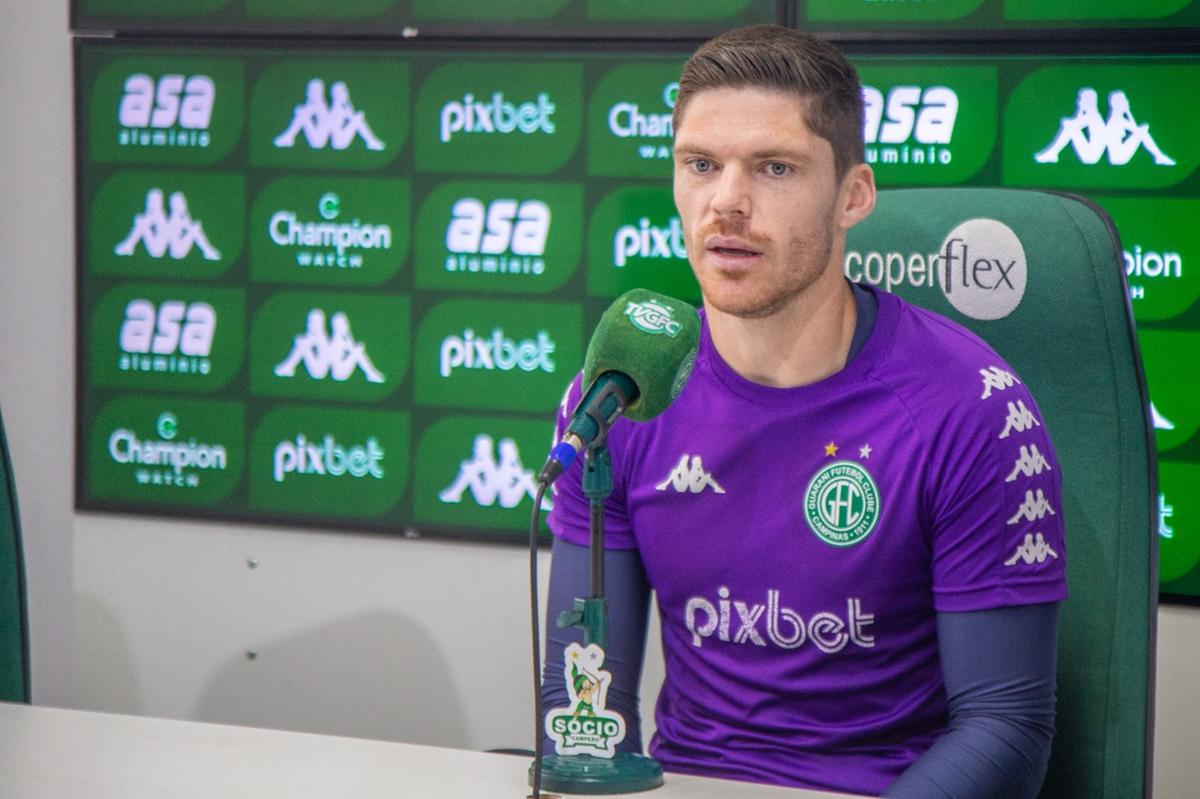 Com a desistência de Diego Loureiro, Kozlinski permanece prestigiado e garantido no gol do Guarani (Thomaz Marostegan/Guarani FC)