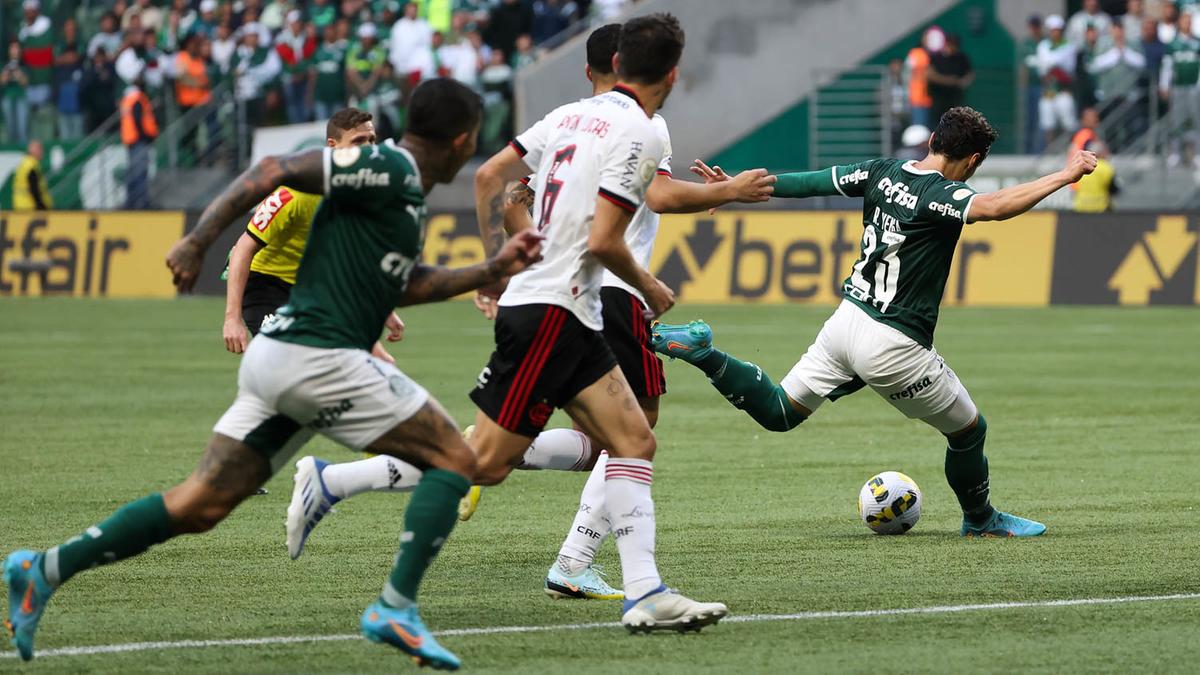 Raphael Veiga fez o único gol do Palmeiras na partida (Cesar Greco/ Palmeiras)