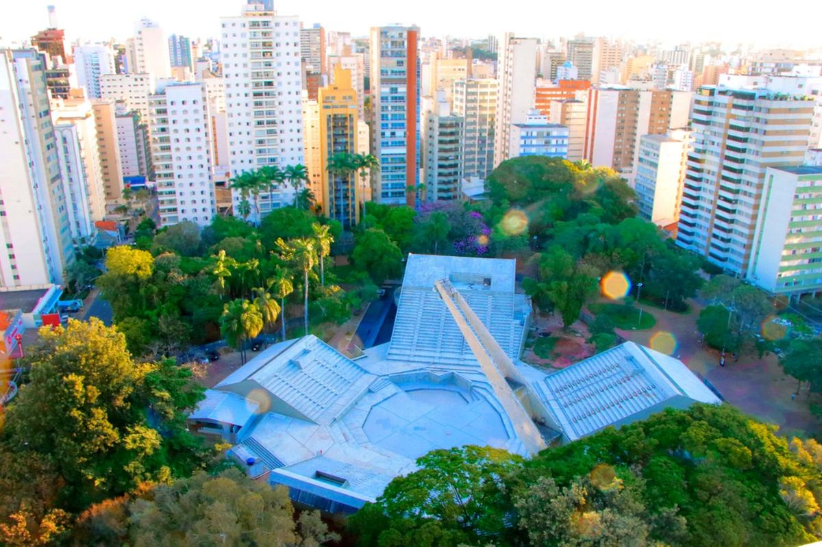 O primeiro passeio a pé terá duração de 1h30 e percorrerá 4 km, partindo e chegando do CCC (Firmino Piton)