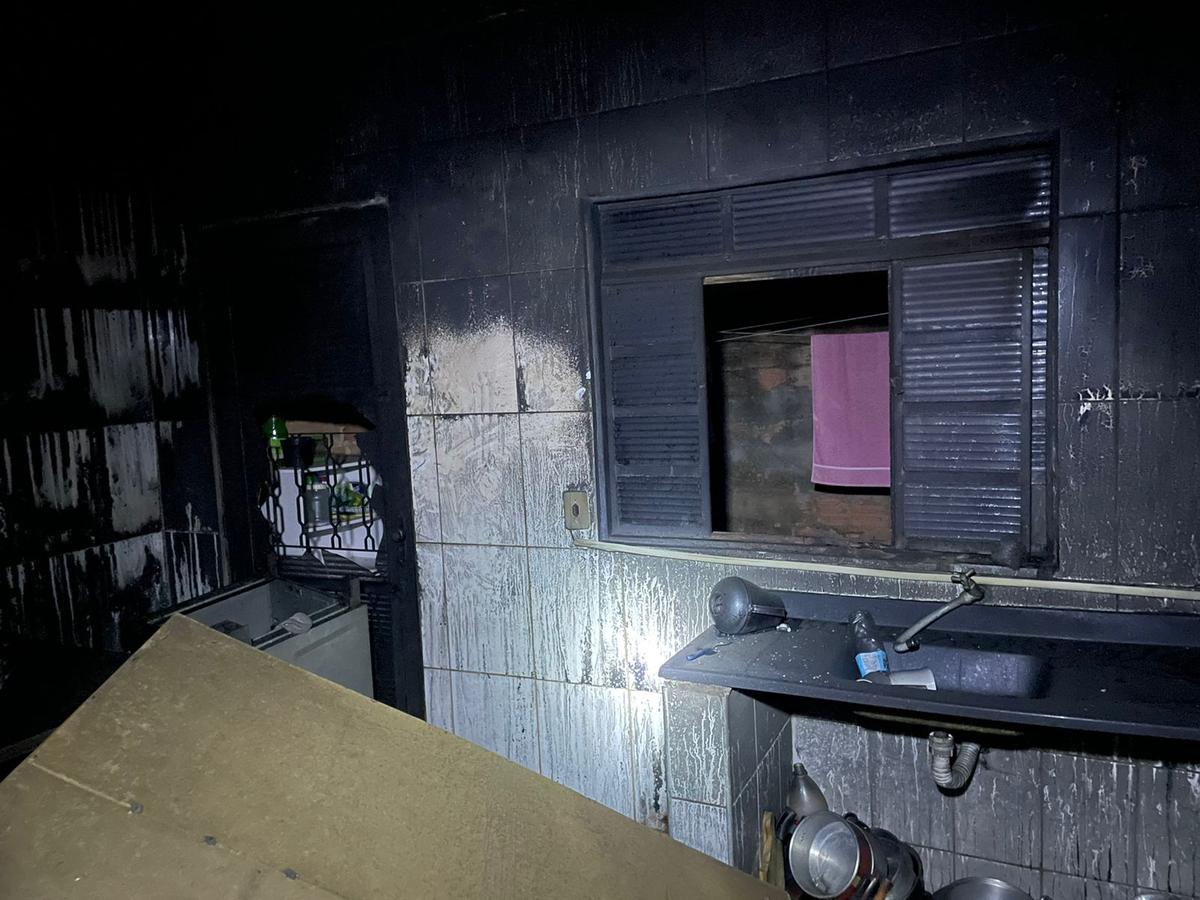 Imóvel, destruído pelo fogo, estava alugado no nome da mulher; este é o segundo caso em Campinas em que briga de casal termina em incêndio (Divulgação)