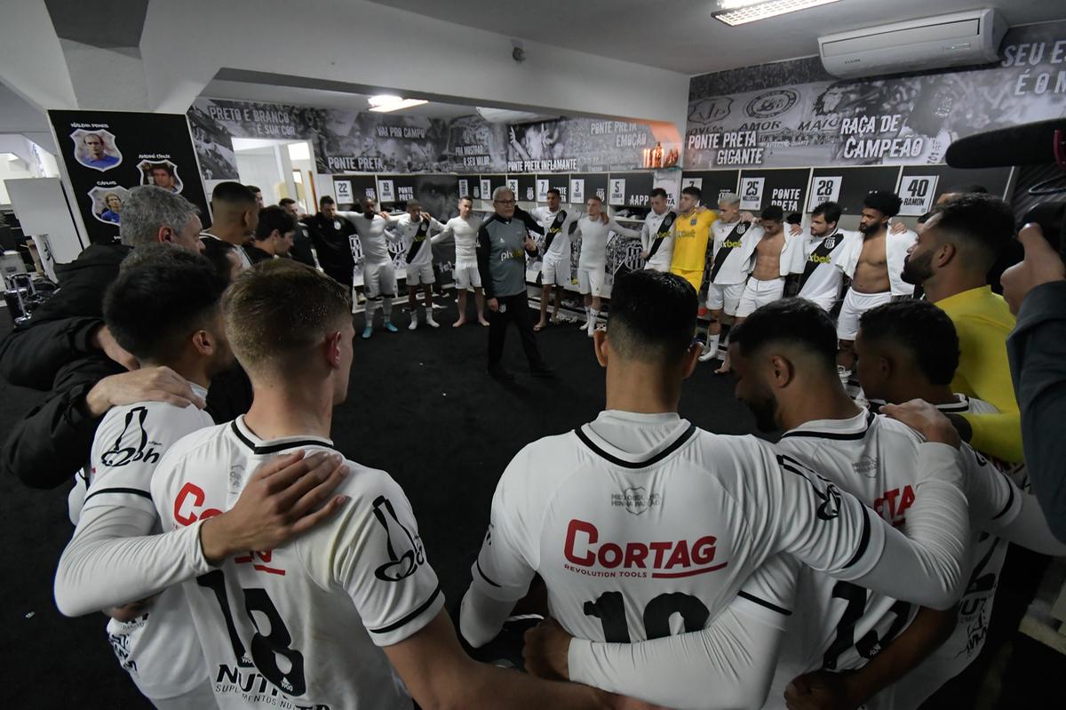 Hélio dos Anjos confia no potencial do elenco e no apoio da torcida para vencer o Sport Recife, no Majestoso (Álvaro Jr./PontePress)