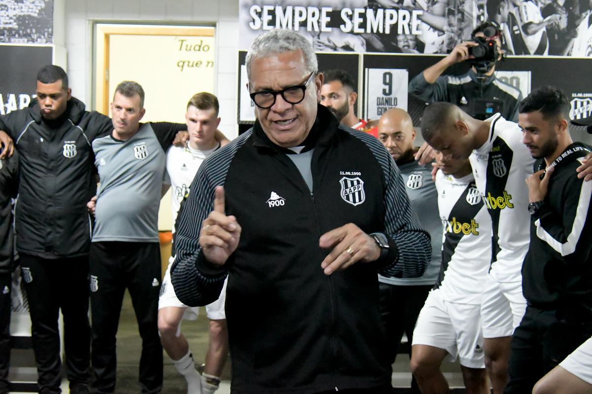Hélio dos Anjos admite permanência como primeiro objetivo, mas quer voos mais altos com a Ponte Preta (Álvaro Jr./PontePress)