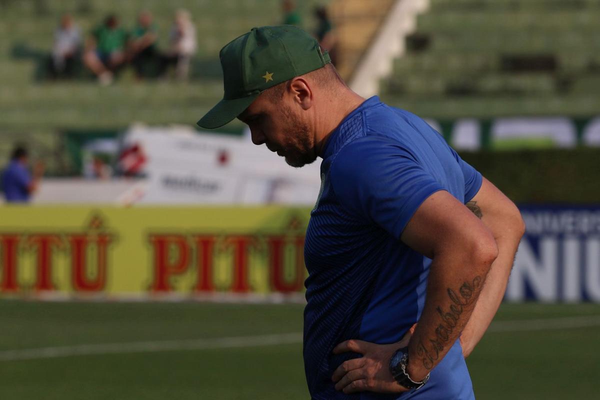 Mozart está incomodado com o desgaste físico provocado pela sequência de jogos e viagens organizadas pela CBF (Thomaz Marostegan/Guarani FC)