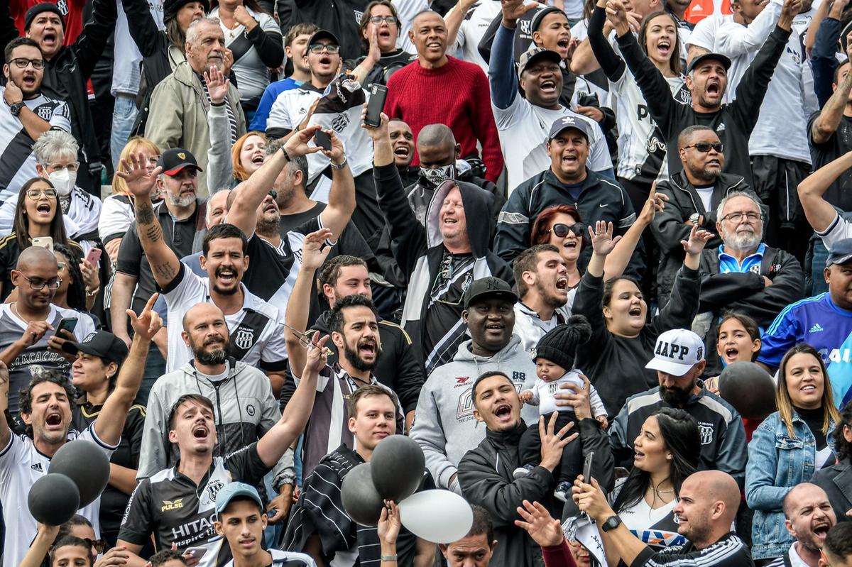 Bom desempenho no Majestoso anima o time, comissão técnica , além de contar com o apoio da torcida (Álvaro Jr/Ponte Press)