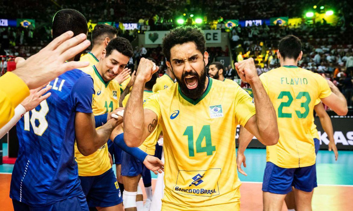 Equipe verde e amarela se supera, joga bem e faz 3 a 1 nos europeus (Divulgação/ CBV)