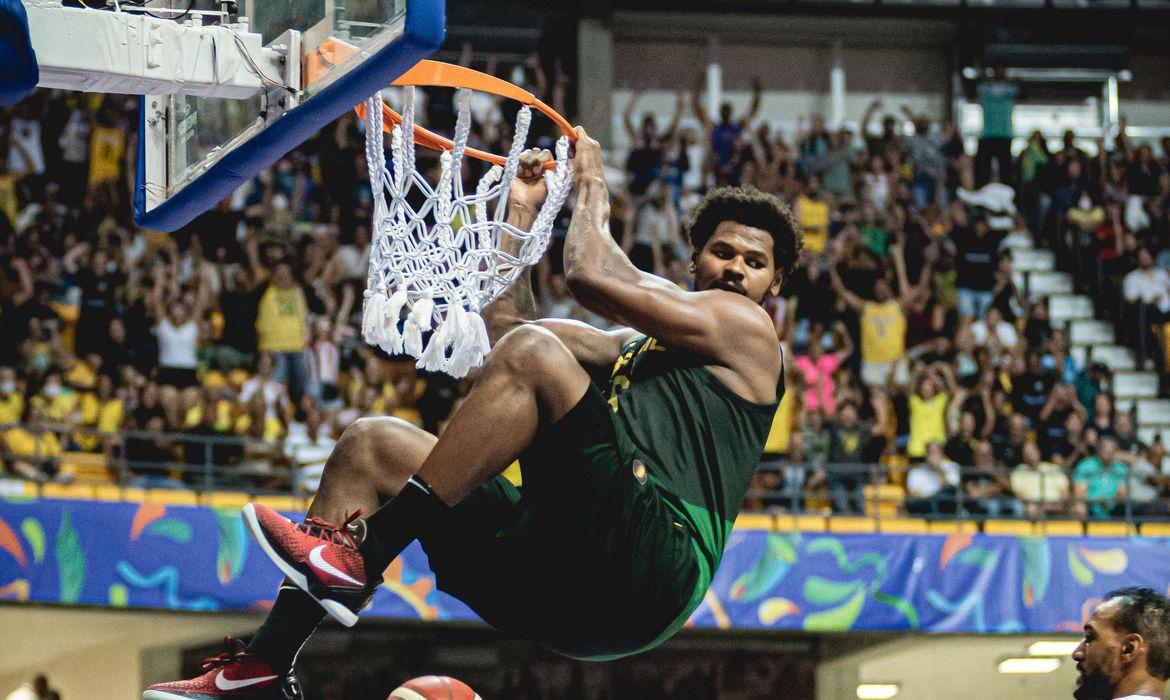 Brasil perde para a Argentina e amarga vice na Copa América de basquete