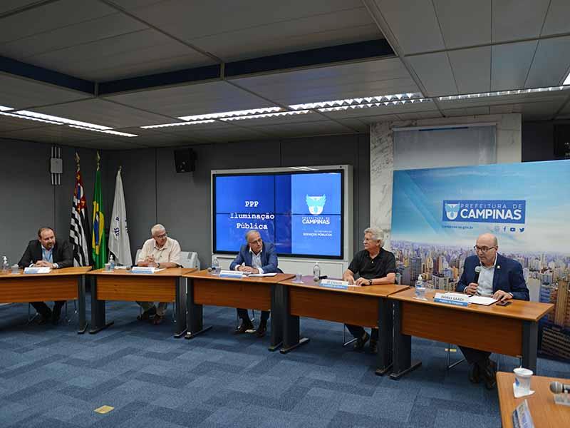 Cerimônia na Sala Azul do Paço Municipal nesta terça-feira (13) (Eduardo Lopes)