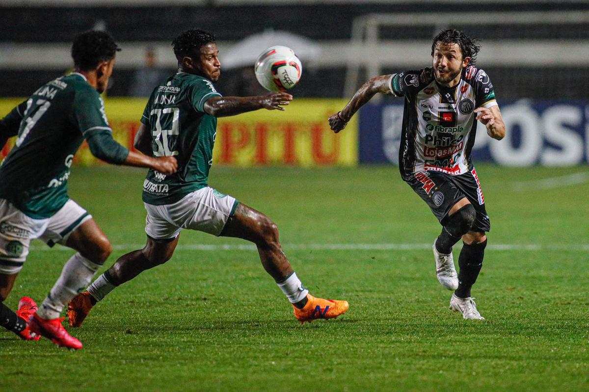 Controlando o ímpeto do Fantasma, o Bugre segurou a vantagem até o final e garantiu três pontos 