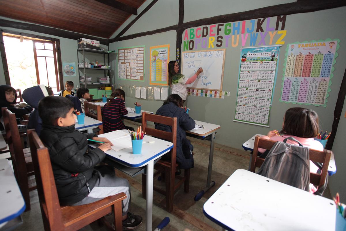 Crianças têm aulas para aprender português e se inserir na cultura brasileira (Rodrigo Zanotto)