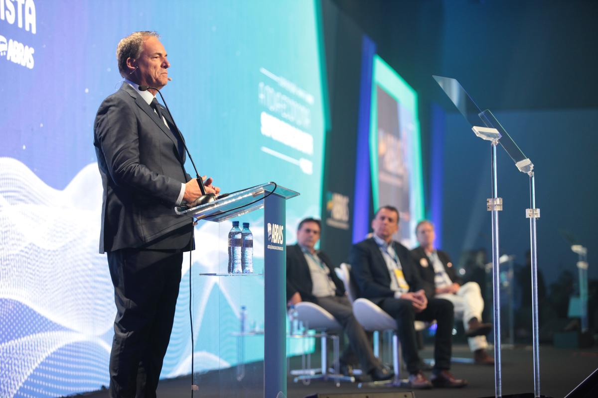 Presidente da Abras, João Galassi discursa na abertura do evento (Rodrigo Zanotto)