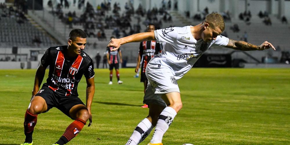 Léo Naldi mantém boa regularidade na Ponte