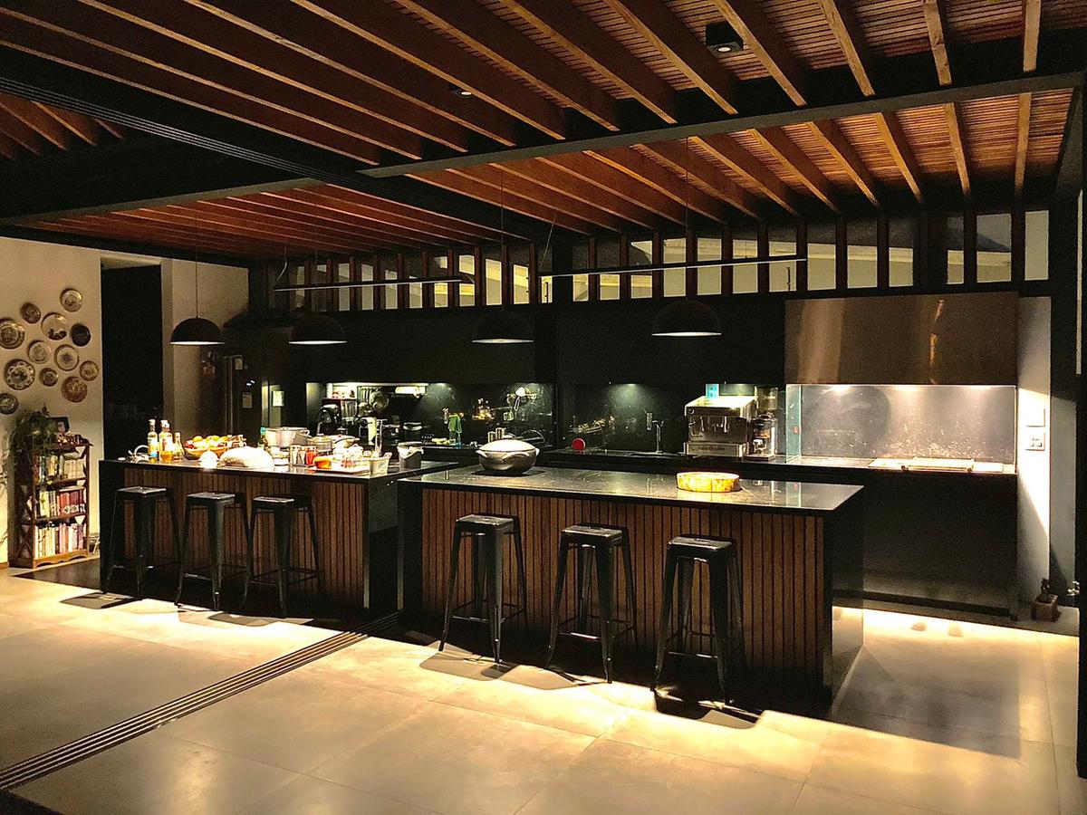 O professor da PUC também projetou para sua casa um espaço gourmet valorizando as memórias de família (Arquivo)