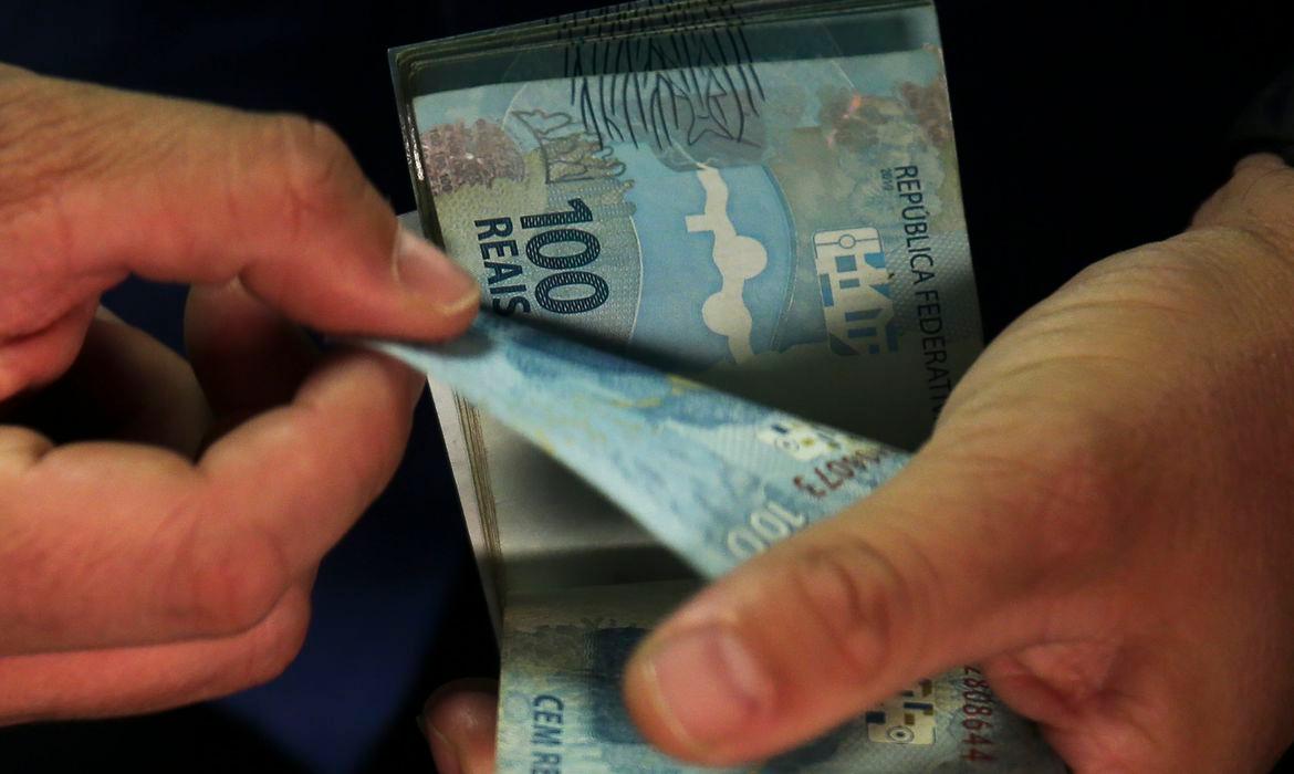 Valor mínimo é de R$ 600 para cada família (José Cruz/ Agência Brasil)