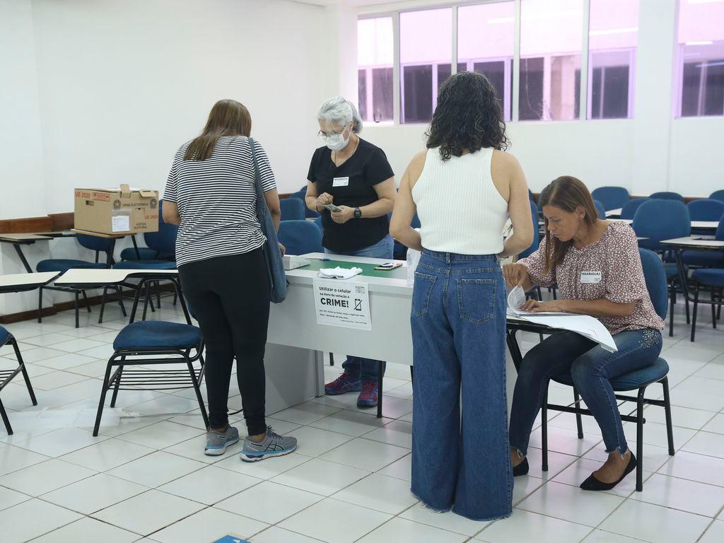 A corte eleitoral informou ainda que a divulgação oficial dos resultados só ocorrerá a partir de 17h, horário de Brasília (Agência Brasil)