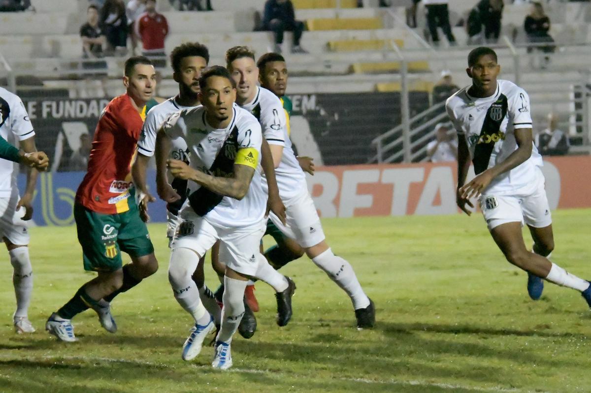 O atacante Lucca, Vice-artilheiro da Série B com 14 gols, está confirmado contra o Sampaio Corrêa (Álvaro Jr./PontePress)
