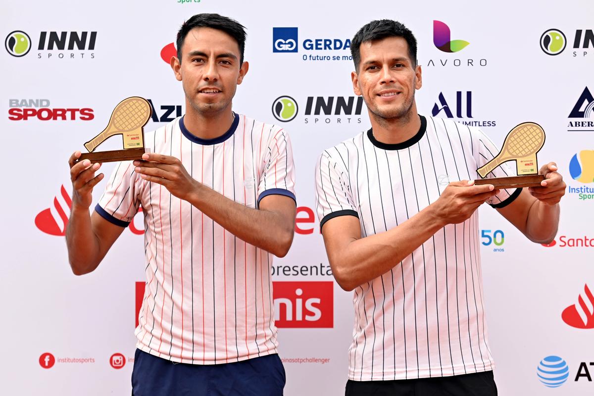 Atletas da Bolívia, Boris Arias e Frederico Zeballos, fazem a festa no masculino de duplas (João Pires)