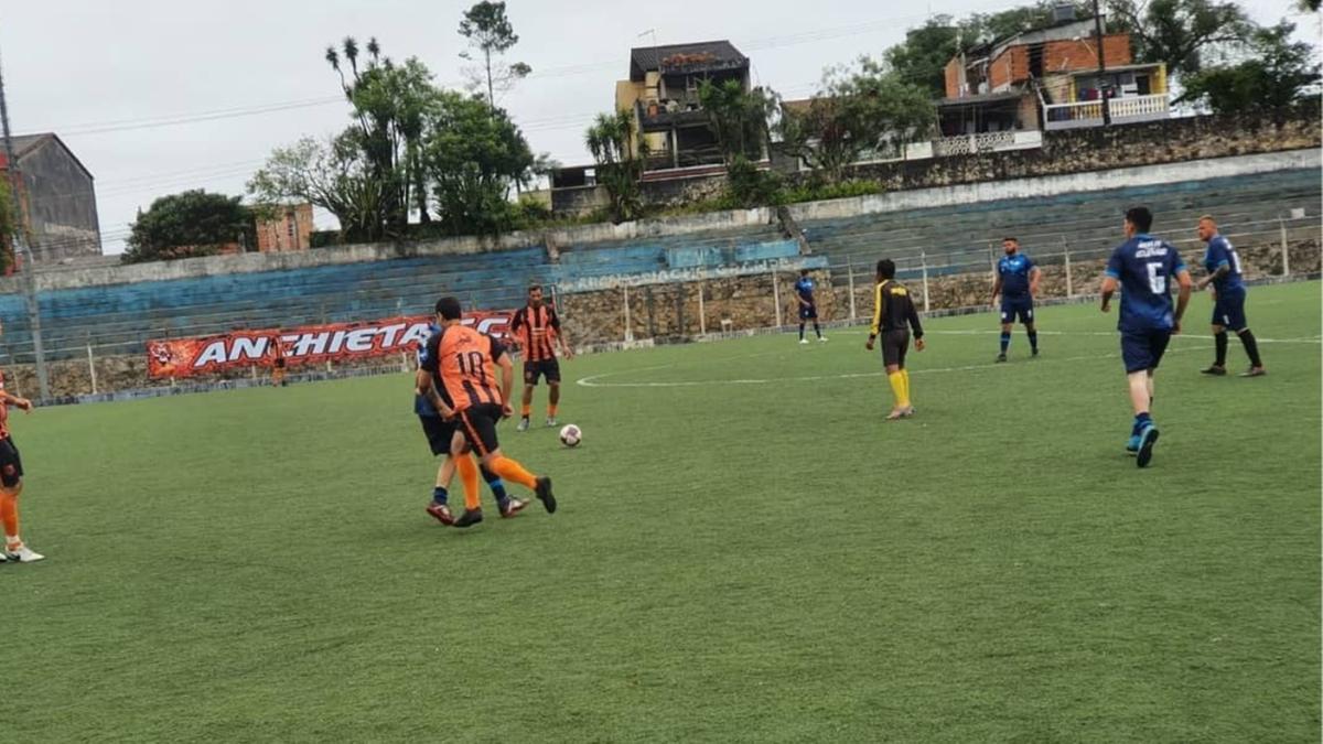 Agremiações se enfrentam em estádio da periferia de Campinas: XIV Campeonato Municipal de Futebol Amador da Série Ouro A-2022 movimenta os bairros e atrai plateias entusiasmadas (Reprodução)