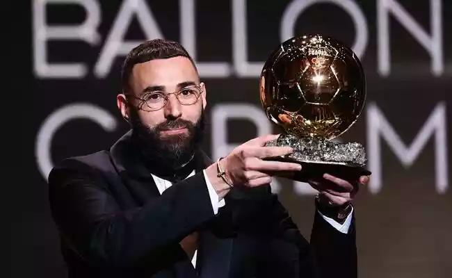 Benzema é eleito o melhor jogador do mundo (FRANCK FIFE / AFP)