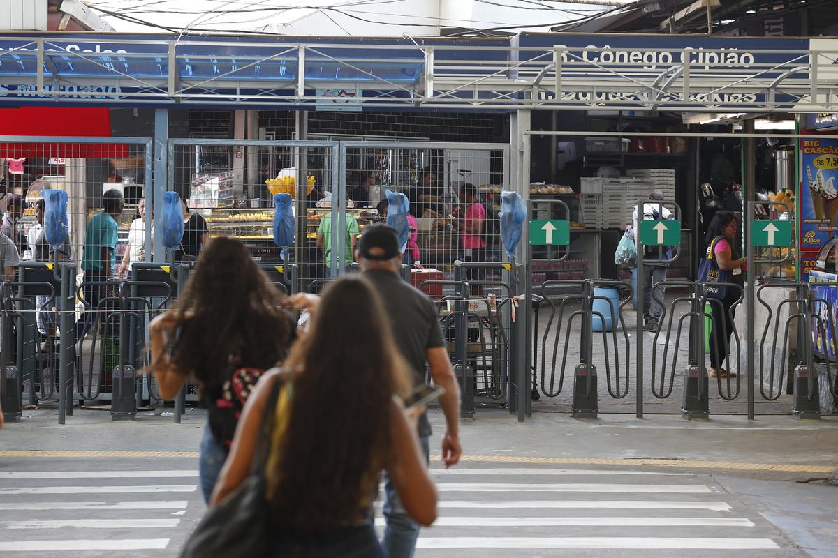 Pesquisa ouviu 672 usuários de transporte sobre fechamento do Terminal Central, que agora restringe a entrada ao local apenas para passageiros (Gustavo Tilio)