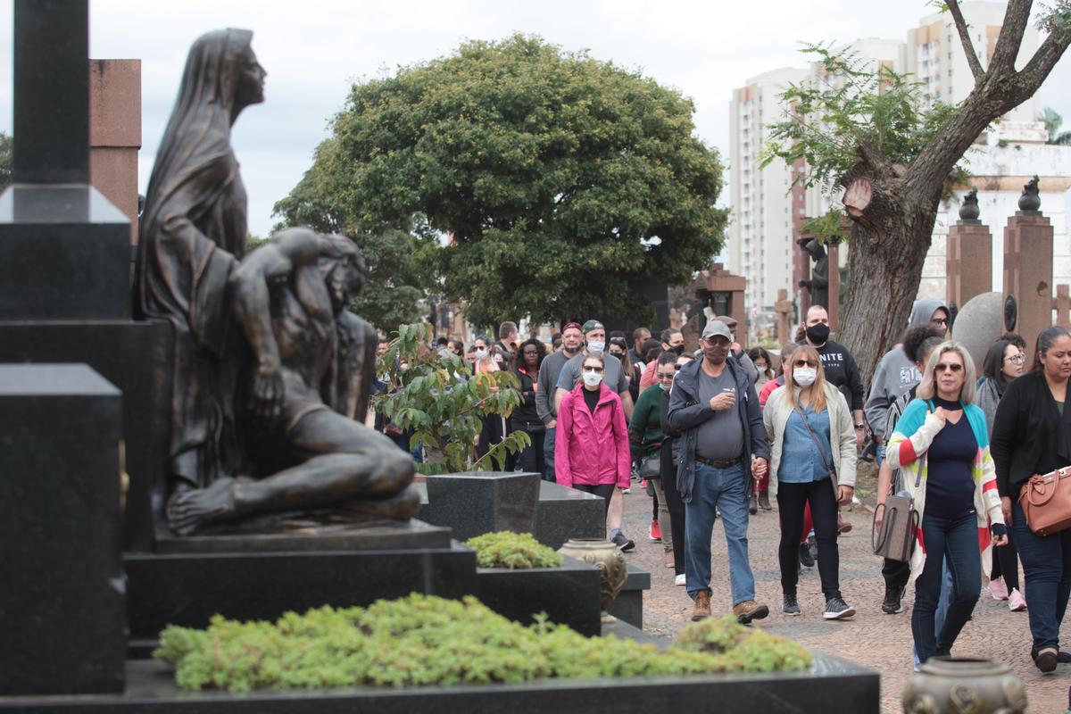 No último passeio, os participantes conheceram as curiosidades e fatos históricos do Cemitério da Saudade (Kamá Ribeiro)