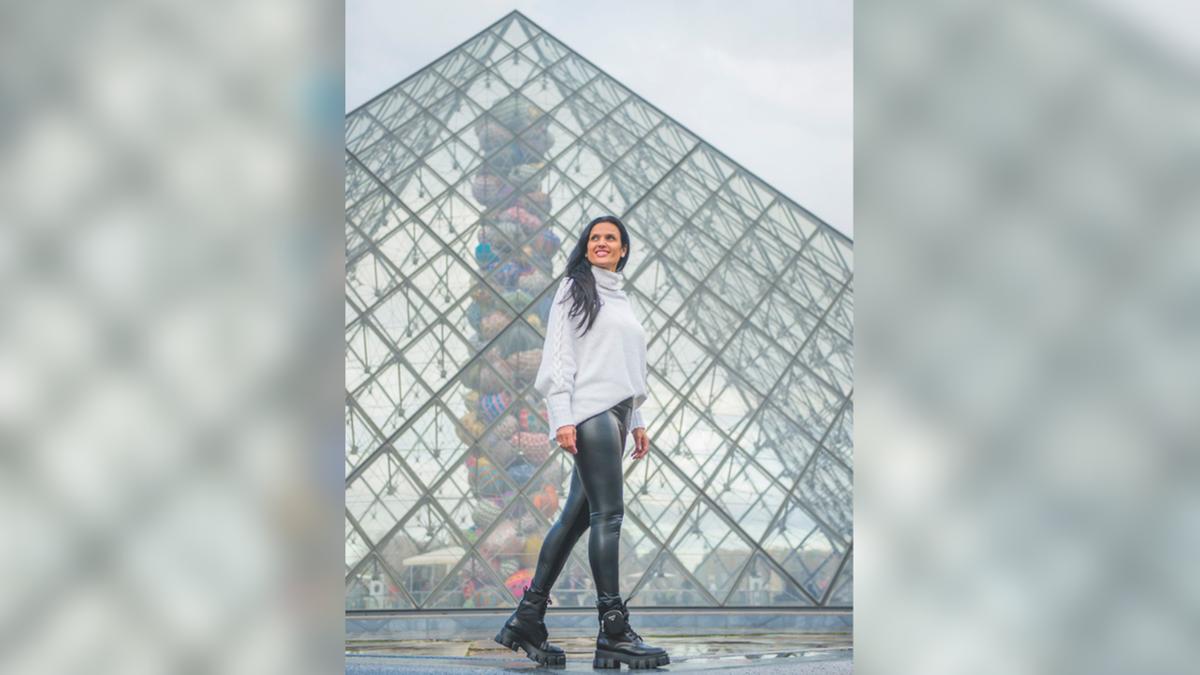 Flávia Carvalho Jackson, campineira, radicada nos Estados Unidos, ganhou reconhecimento e projeção internacional por sua arte com forte influência latina, de cores intensas e vibrantes (Divulgação)