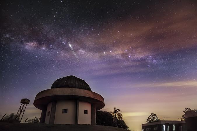Encontro terá contação de histórias, causos e contos, além da observação por telescópios da protagonista da noite: a lua cheia (Rafael Defavari)