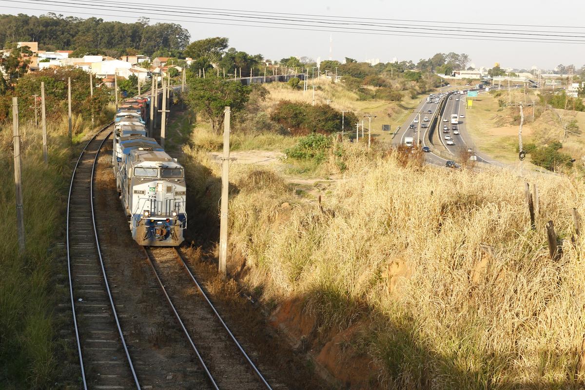 Trem Intercidades deve ligar cidades da Grande São Paulo a Campinas e Baixada Santista, tanto para passageiros como para transporte de cargas (Gustavo Tilio)