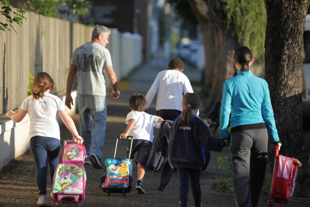 Renovação de matrículas dos filhos em escolas particulares vai gerar mais despesas para os pais (Rodrigo Zanotto)