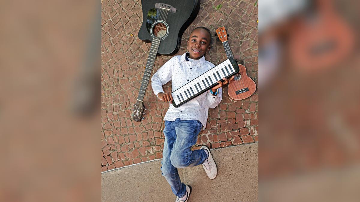 Ludovick Tshiswaka é curioso pelos sons, habilidoso e autodidata, (Rodrigo Zanotto)