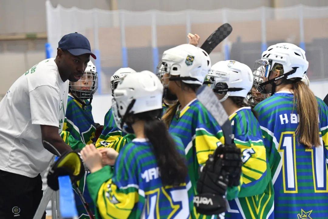 Além do técnico Fifo a Seleção Feminina contou com a presença da jogadora Julia Lintz (Divulgação)