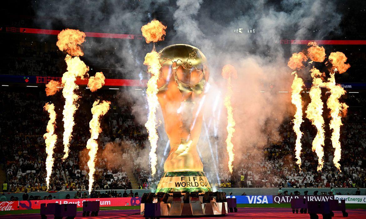 Recordações e discurso de boas-vindas abrem festa do futebol (Reuters/ Dylan Martinez)