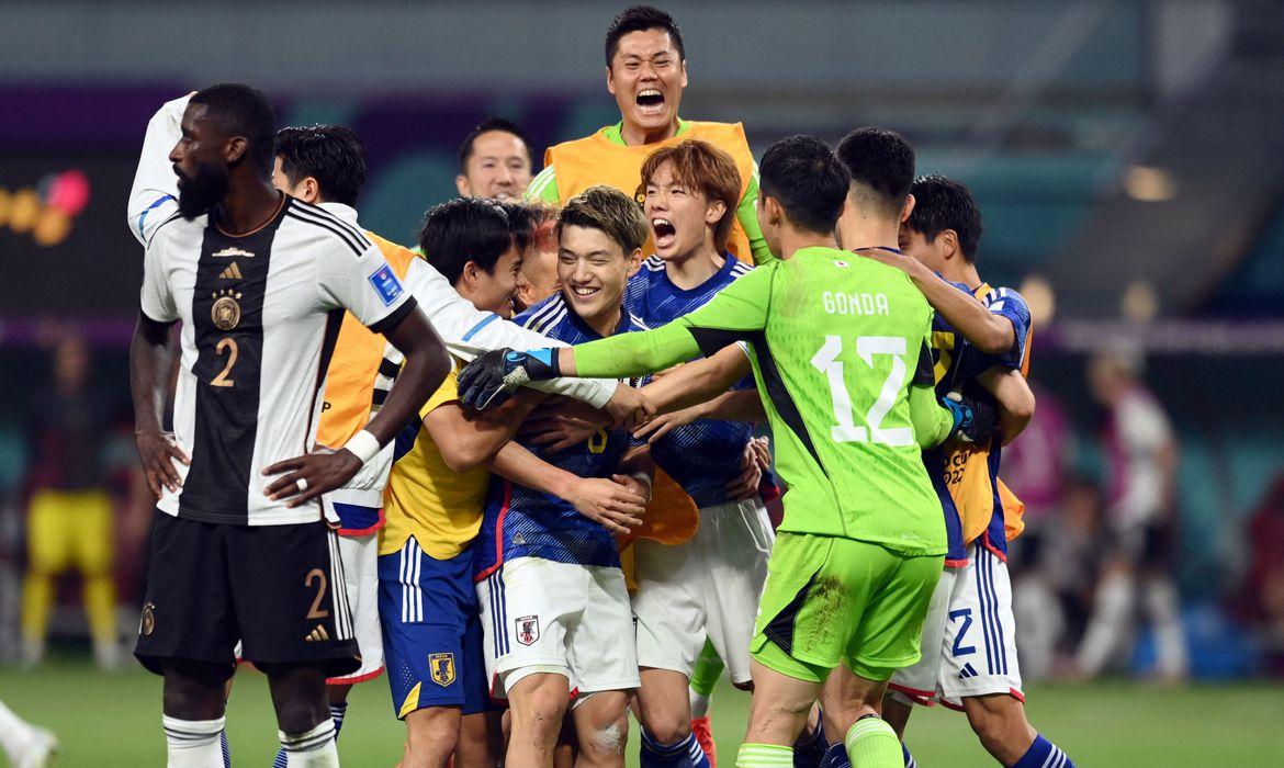 Reservas decidem e Japão supera Alemanha por 2 a 1 na estreia da Copa (Reuters/ Annegret Hilse)