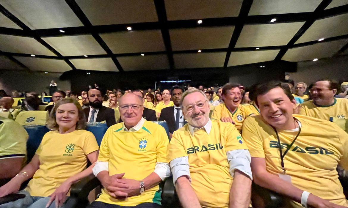 Evento encheu teatro do CCBB de Brasília para ver estreia da seleção (Reprodução/ Twitter)